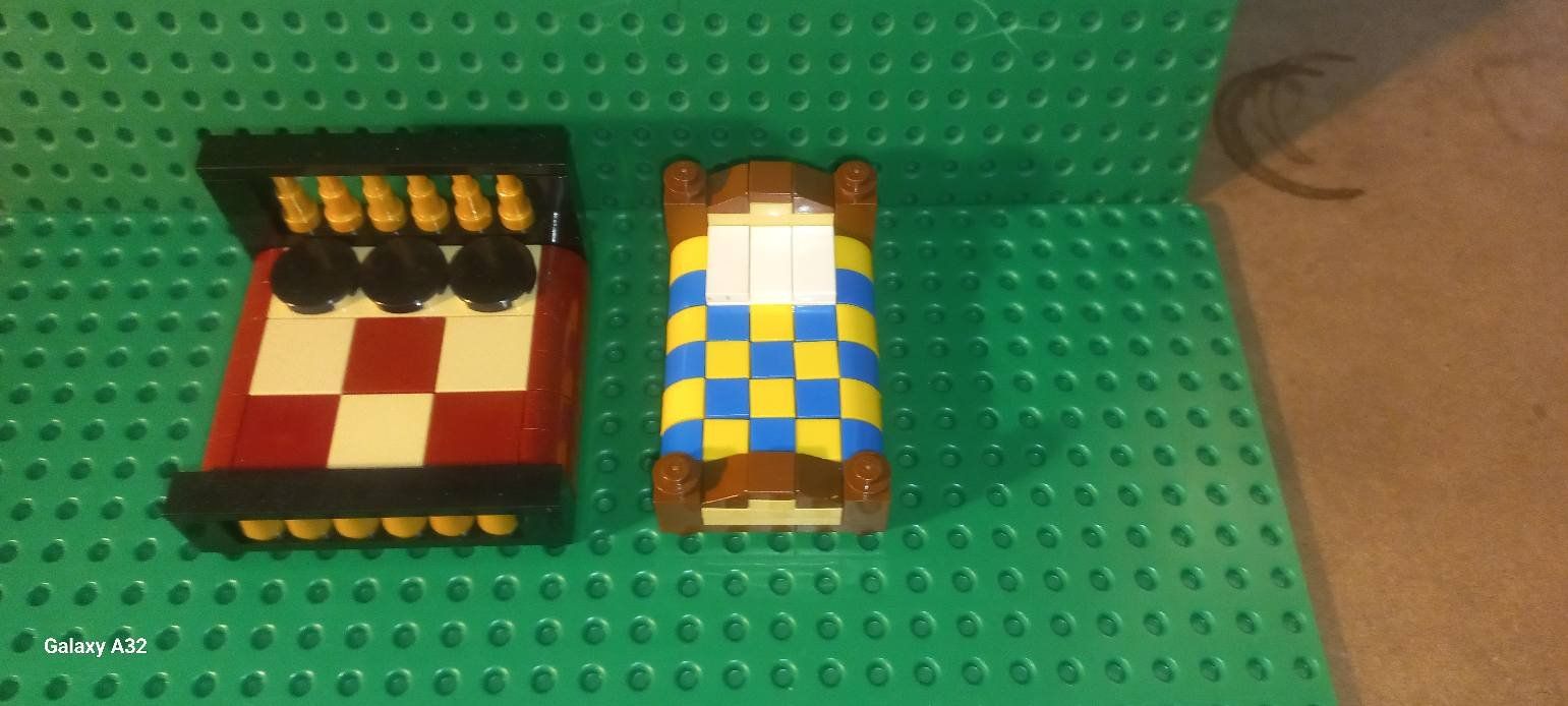 Lego Giocattoli: Lot de 2 lits Lego – Usato da La tour de treme venduto da Legocreation82 1