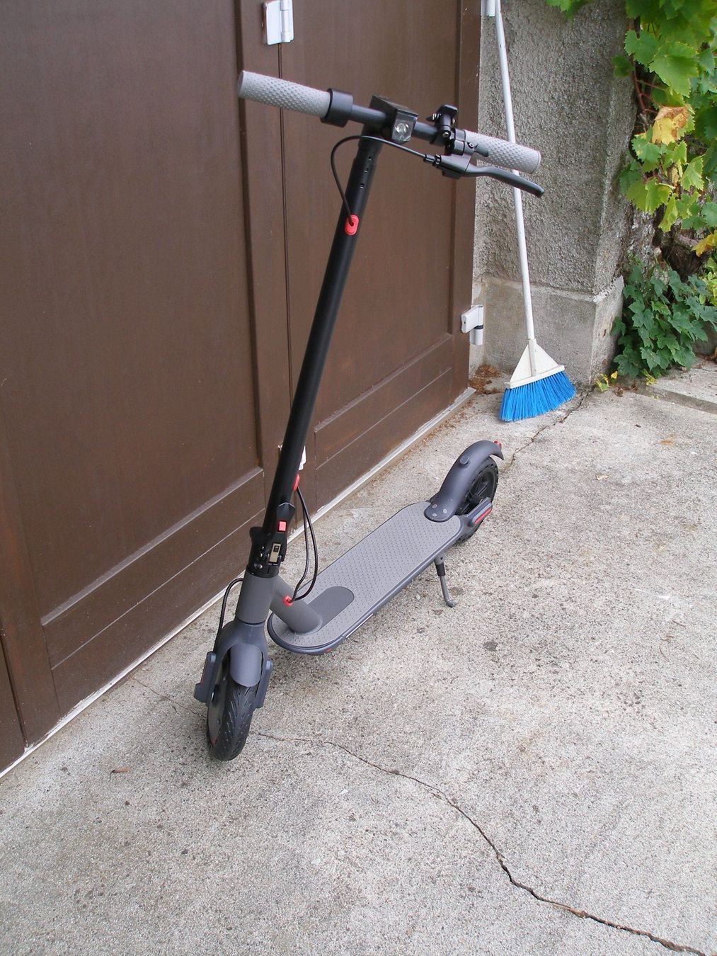 Kickboard: e-scooter neuf – Neu (gemäss Beschreibung) aus jussy von monniati1951 1