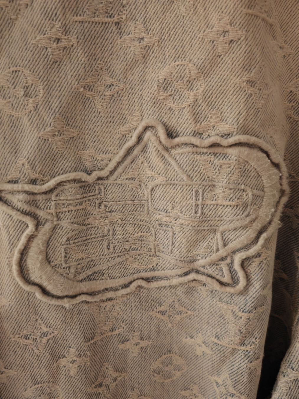 Louis Vuitton Giacche: Louis Vuitton x NBA Denim Monogram Kapuzenjacke – Usato da Kreuzlingen venduto da luc_chz6 2