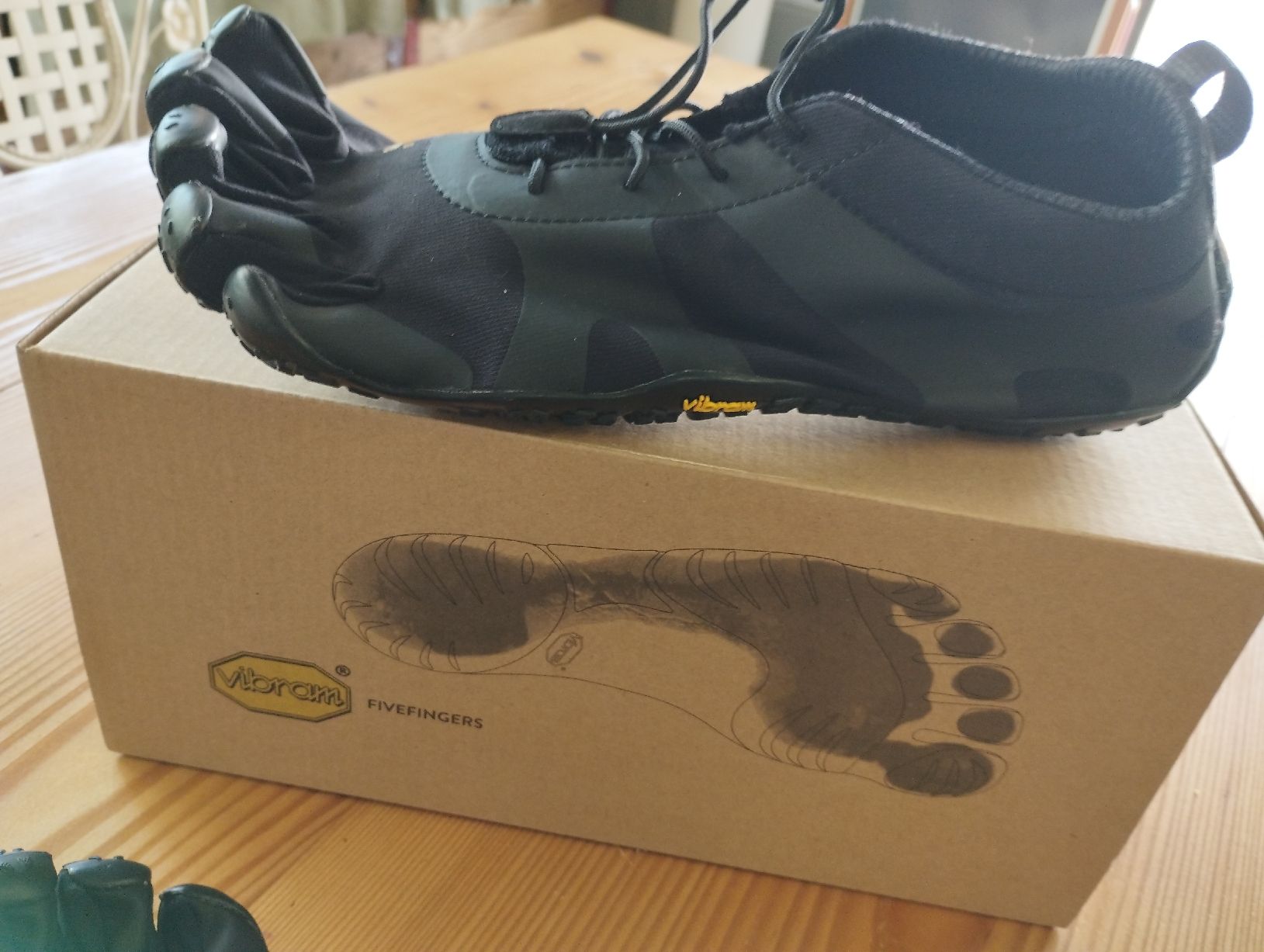 Vibram Scarpe da uomo: Vibram FiveFingers V-Alpha Gr. 39, Barfussschuhe, Schwarz – Nuovo e nell'imballaggio originale da Schnottwil venduto da Mana6 1