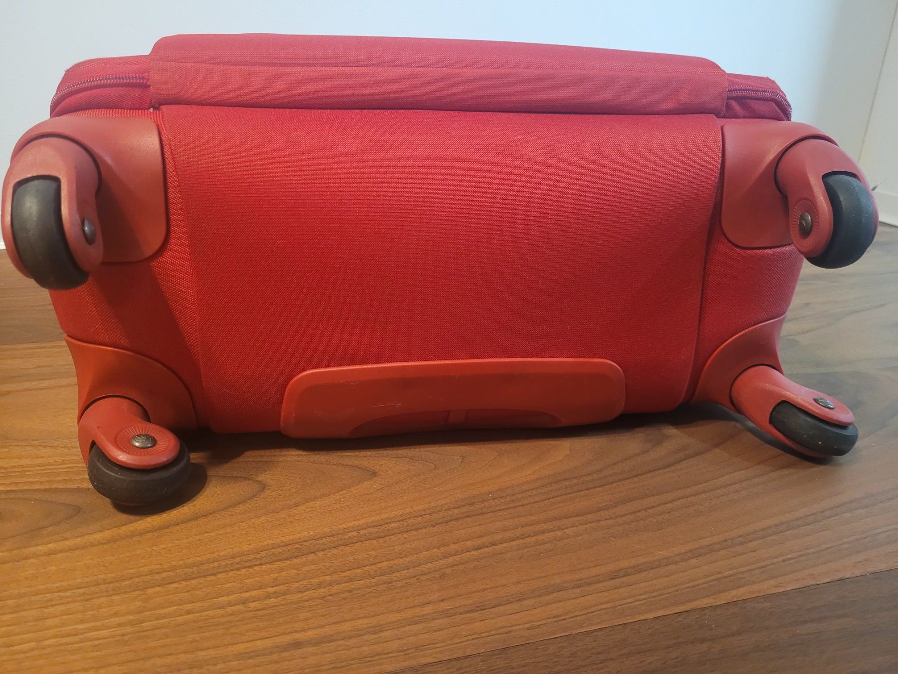 Altro in Aeronautica: Samsonite Businesstrolley rot Damen incl. Kleiderbereich – Usato da Bolligen venduto da sweet_volcano 2