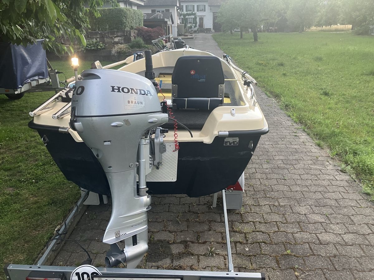 Barche: Motorboot mit Anhänger – Difettoso da Full-Reuenthal venduto da oli21oli 1