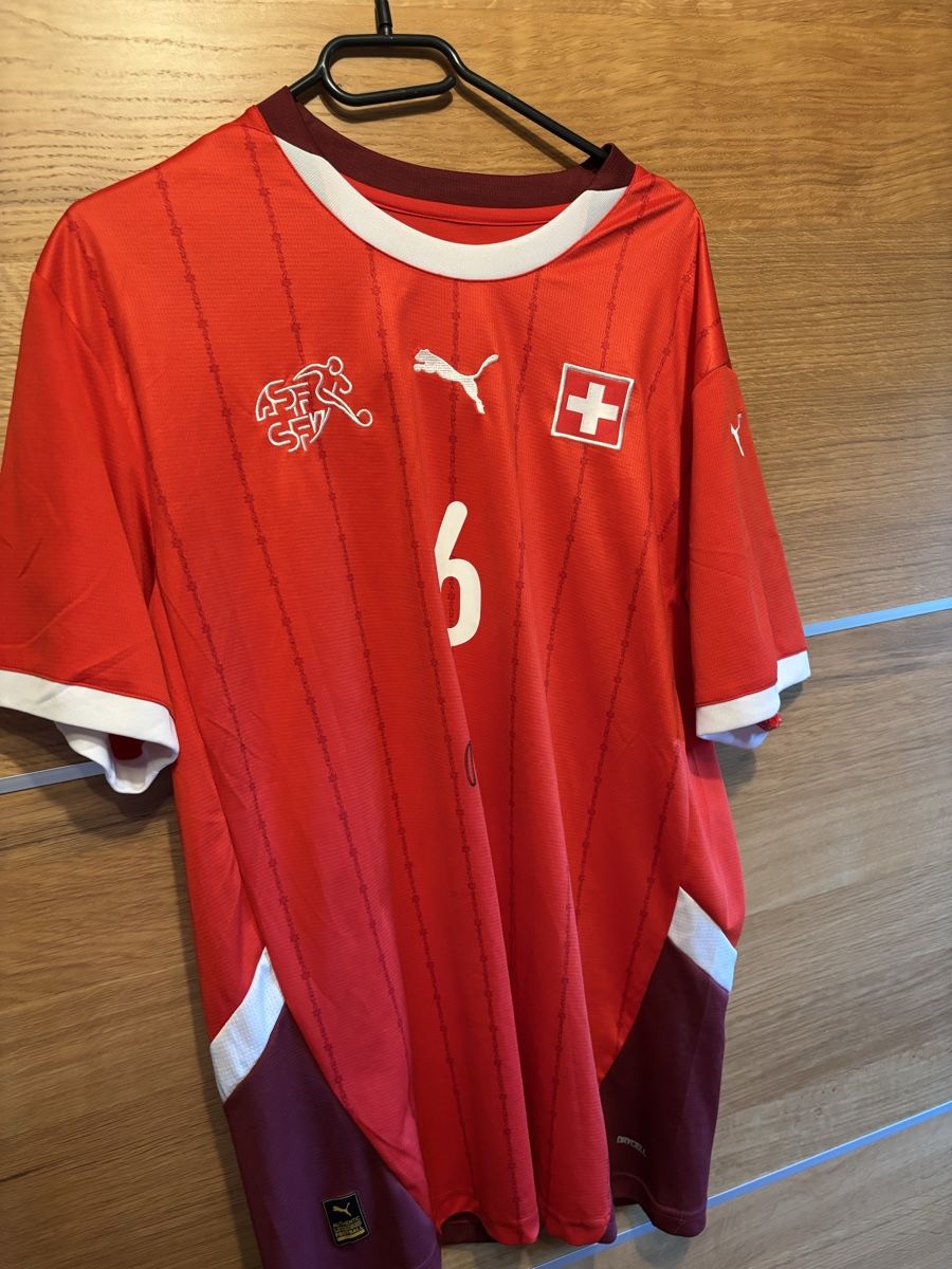Puma Leibchen & Hosen: Maillot football Suisse – Gebraucht aus Genolier von Arnaud-1196 1
