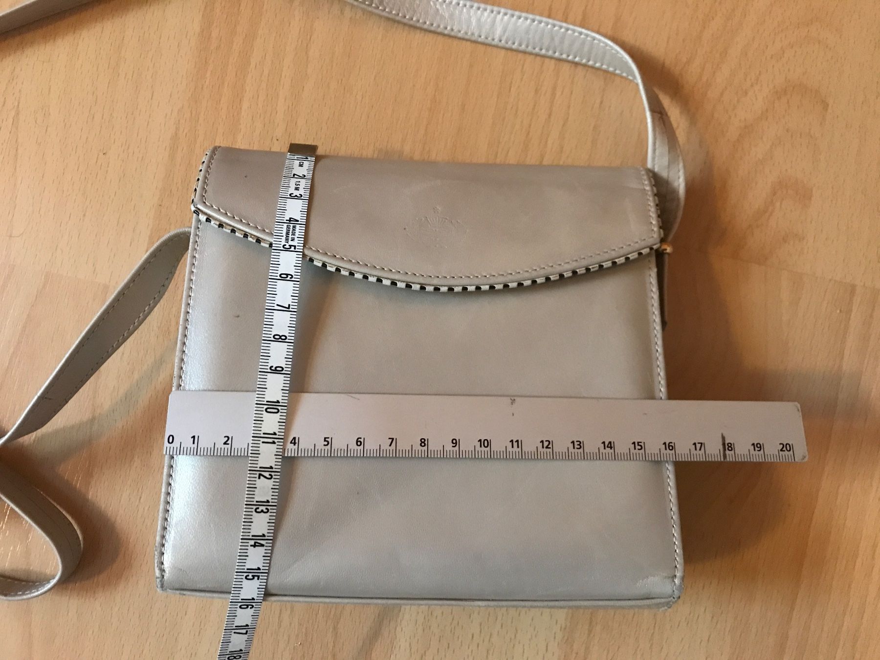 Kaiser Taschen für Damen: Kleine Handtasche Marke Peter Kaiser hellbeige – Gebraucht aus Oberglatt ZH von Willma7 2