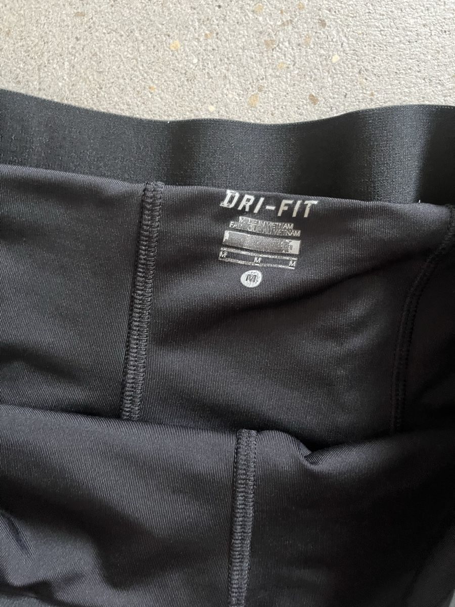 Nike Pantaloni: Nike 2 in 1 shorts – Usato da Dottikon venduto da kat_jk9m 1