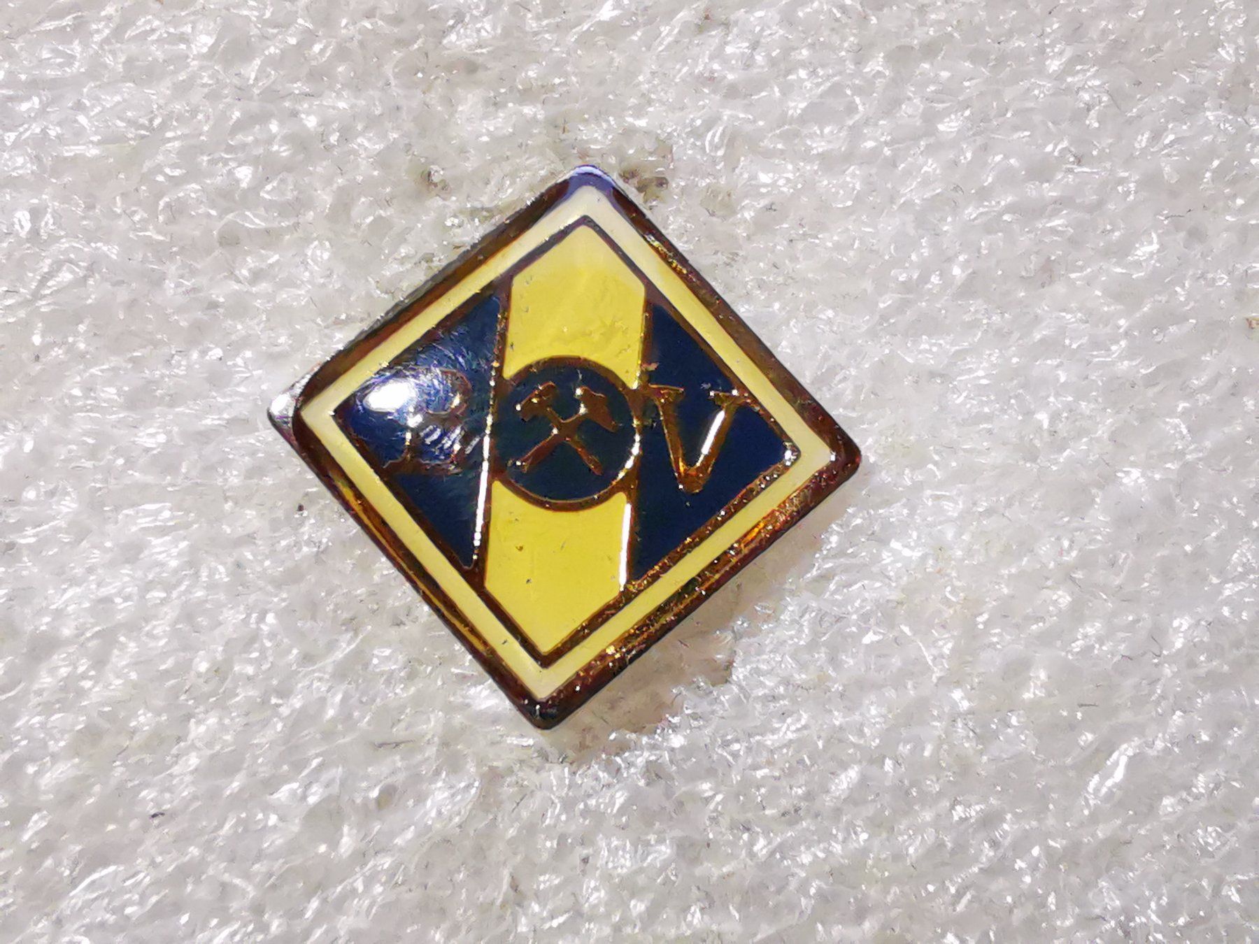 Placchette & Badge: Ansteckpin 192: Auto – Usato da Oppligen venduto da Pin-Fall-Shop