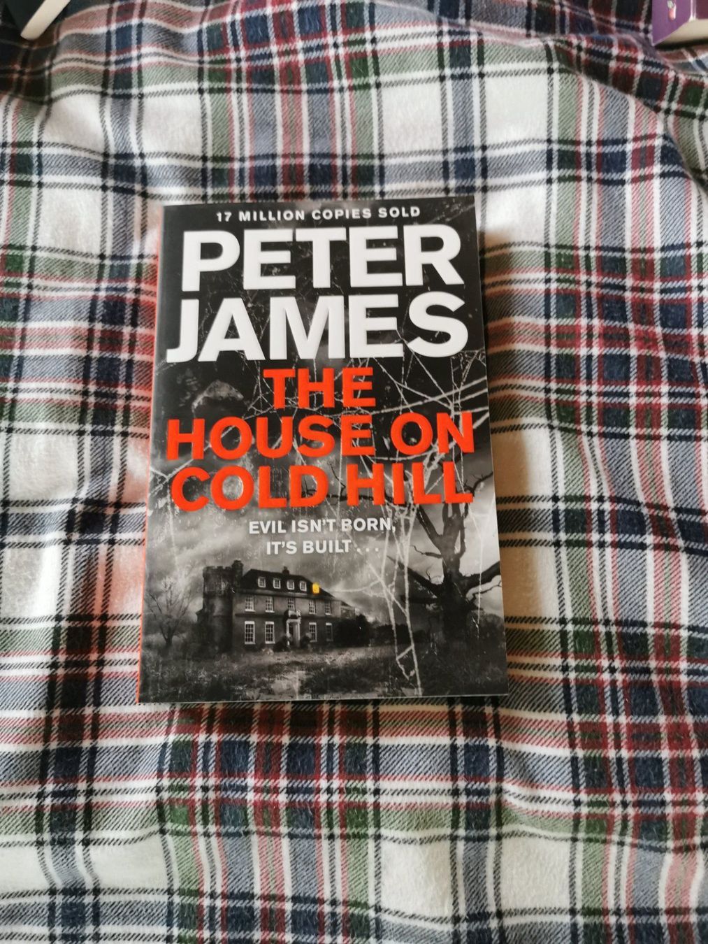 Libri: The House on Cold Hill - Peter James – Nuovo (secondo la descrizione) da Veytaux venduto da lelivreouvert