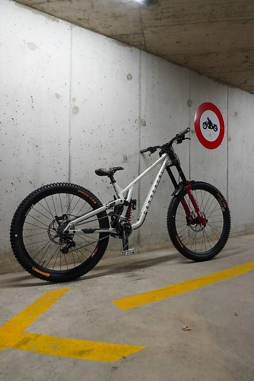 Commencal Vélos: Commencal Dhv5 – D'occasion à Meinier par simon0107 4