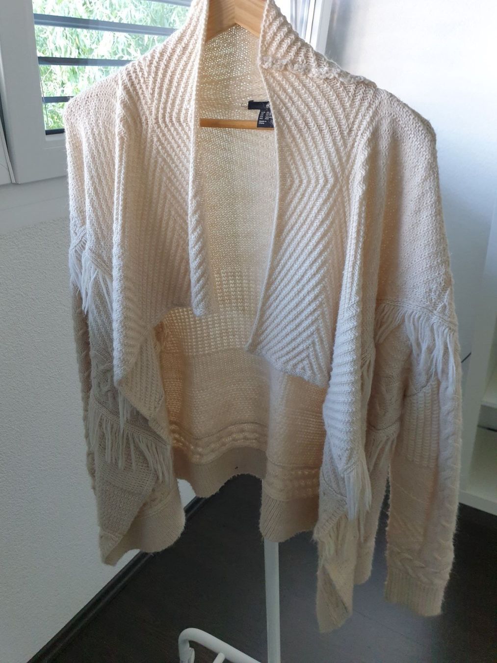 H&M Maglioni & Felpe: Jaquette en laine – Usato da Granges-Paccot venduto da jokko