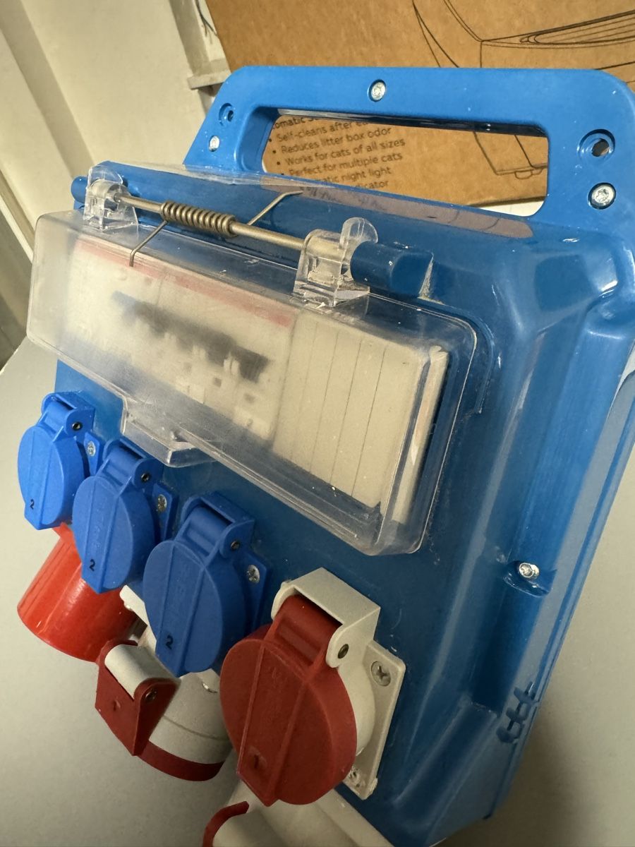 Elettrotecnica: Bals Stromverteiler EVKB 10/32A blau, IP44 - Top! – Usato da Basel venduto da bau_6tk8 5