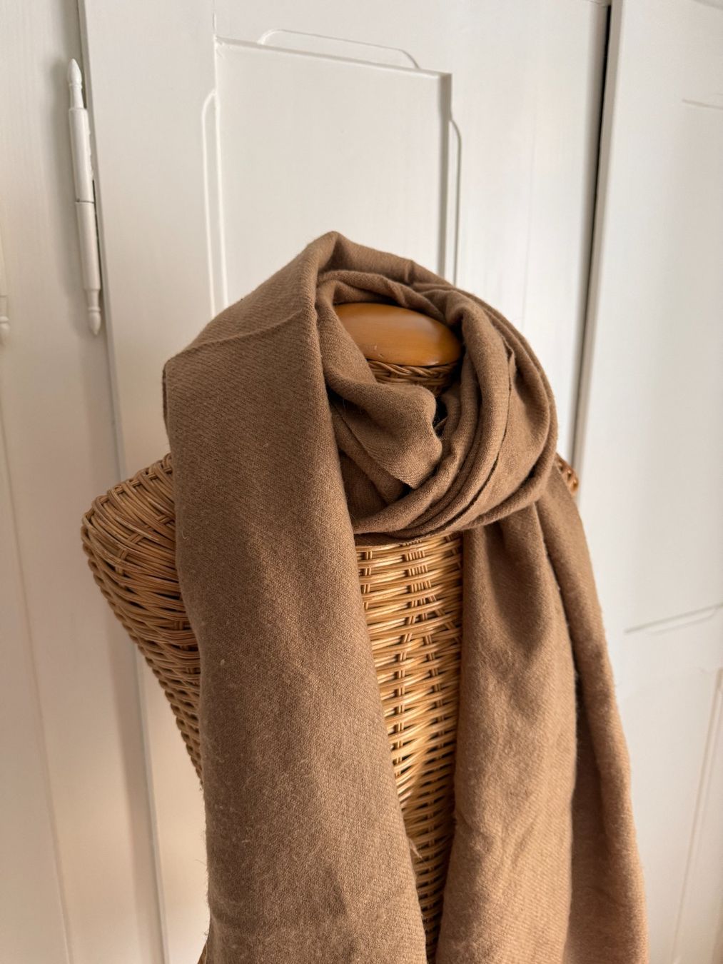 Foulards & écharpes: ROTHIRSCH - Kamelwolle Schal hellbraun – D'occasion à Zürich par Diazaio 1