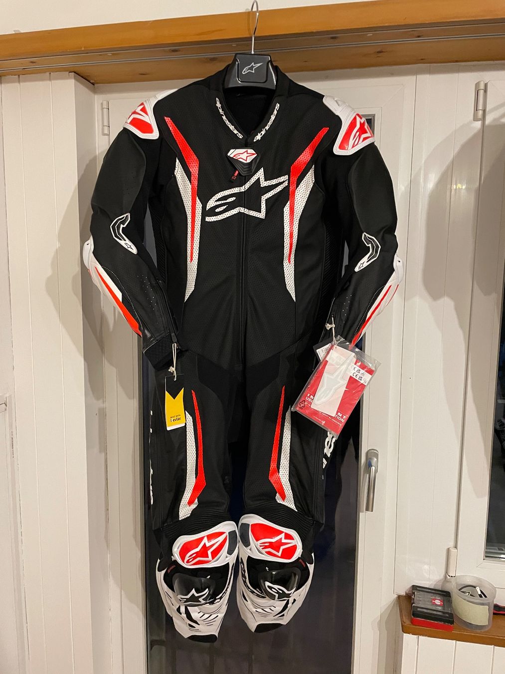 Alpinestars Completi, tute sportive e funzionali: Alpinestars GP Tech V5 perforiert – Nuovo (secondo la descrizione) da Einigen venduto da ZA43 2