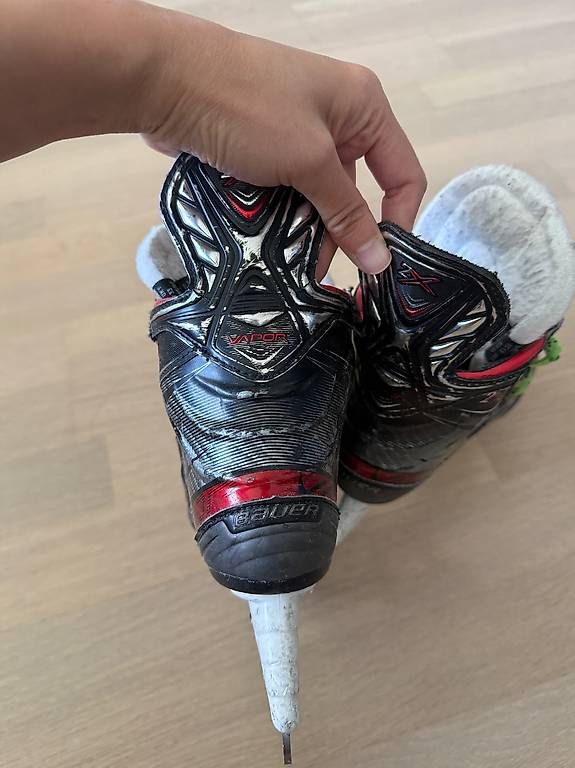 Bauer Patins à glace: Bauer Eishockey Schlittschuhe 2x Gr 33 – D'occasion à Gümligen par xifenglie 1