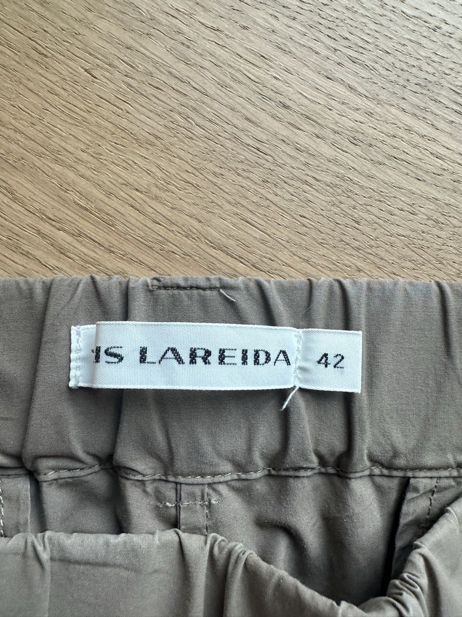 Lis Lareida Pantaloni: Lis Lareida Hose – Usato da Leuk Stadt venduto da medii1 1