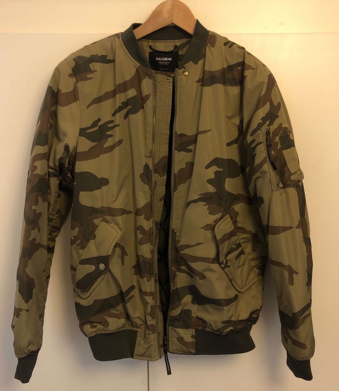 Giacche: Veste Pull & Bear camouflage - militaire – Usato da Onex venduto da Jikael