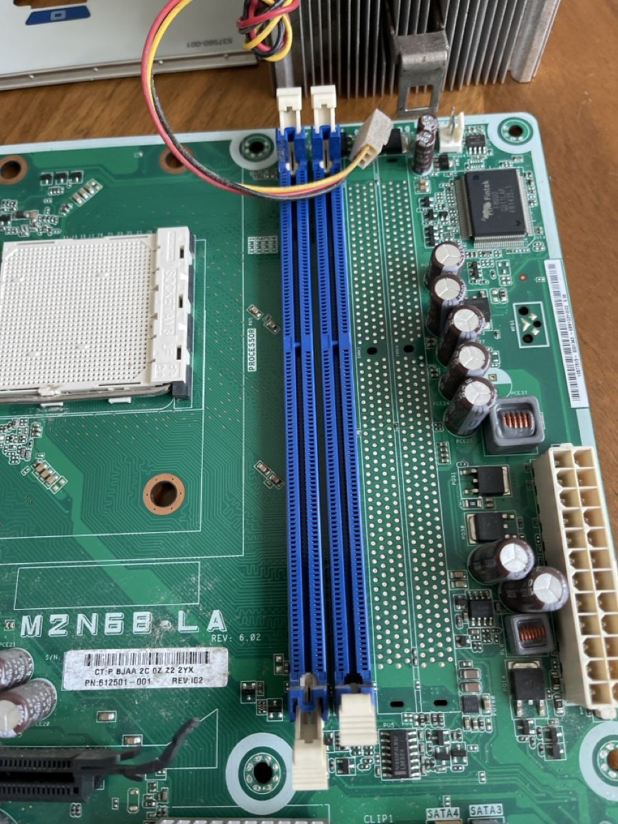 Schede madri: Mainboard M2N68-LA mit Lüfter und Blende – Usato da Unterkulm venduto da AnoliOccasion 2