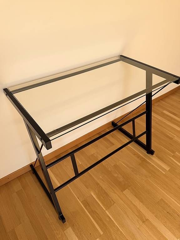 Scrivanie: A donner- bureau structure métal et plateau verre – Usato da Lavigny venduto da fdo01