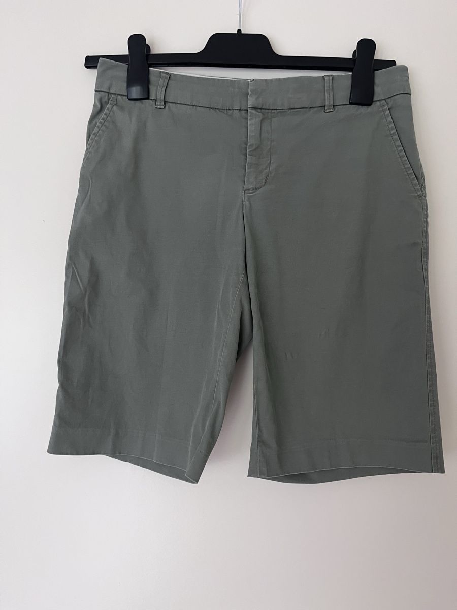 Esprit Pantaloni: Esprit Damen Bermuda Gr 36 olivgrün – Usato da Baden venduto da Didi_sunshine