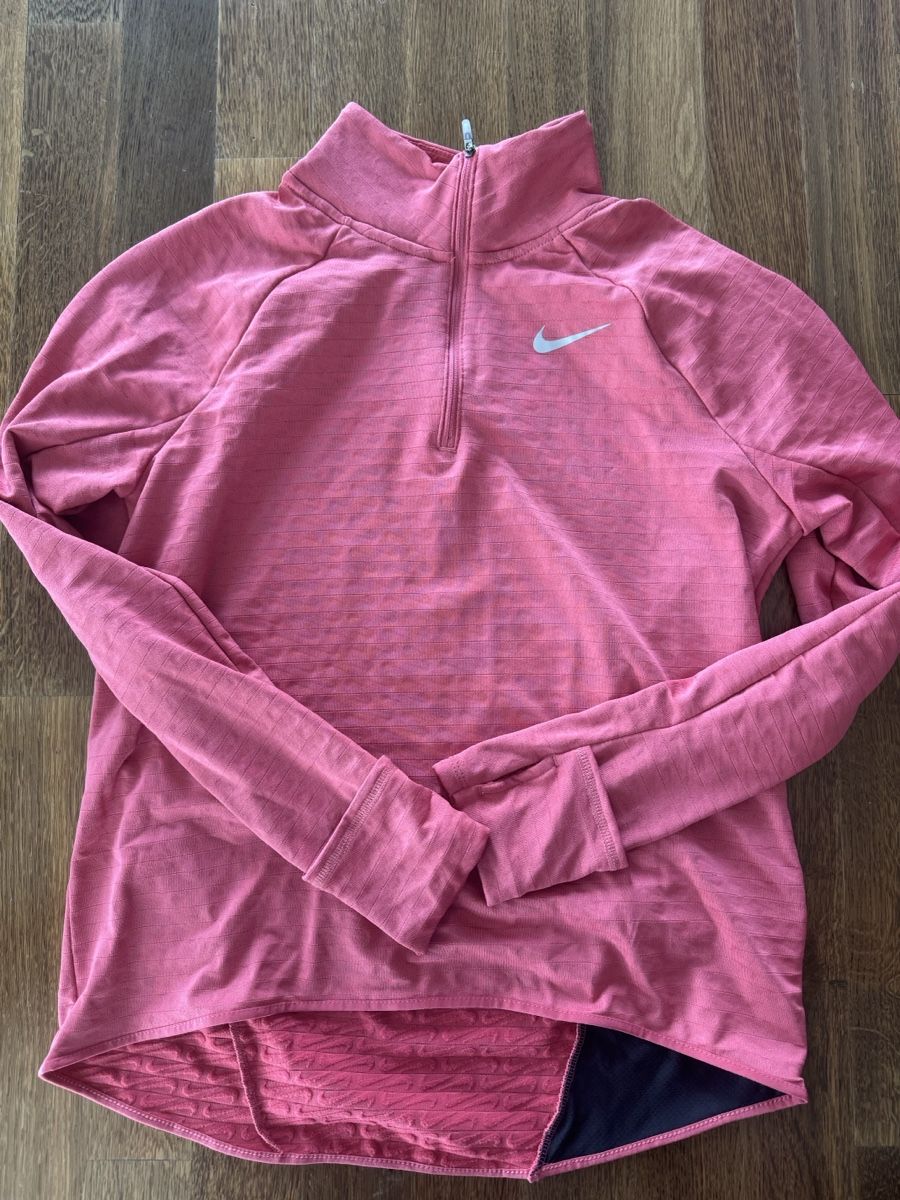 Nike Pulls & Sweat-shirts: Nike Pullover pink Grösse M, Nike Runner Shirt  – D'occasion à Wangen SZ par Salim10