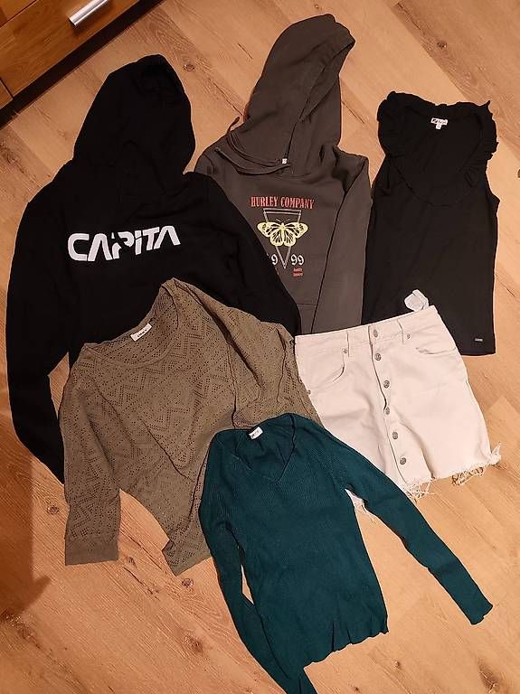Lotti di vestiti: Kleiderpaket XS S – Usato da Schangnau venduto da boedi02