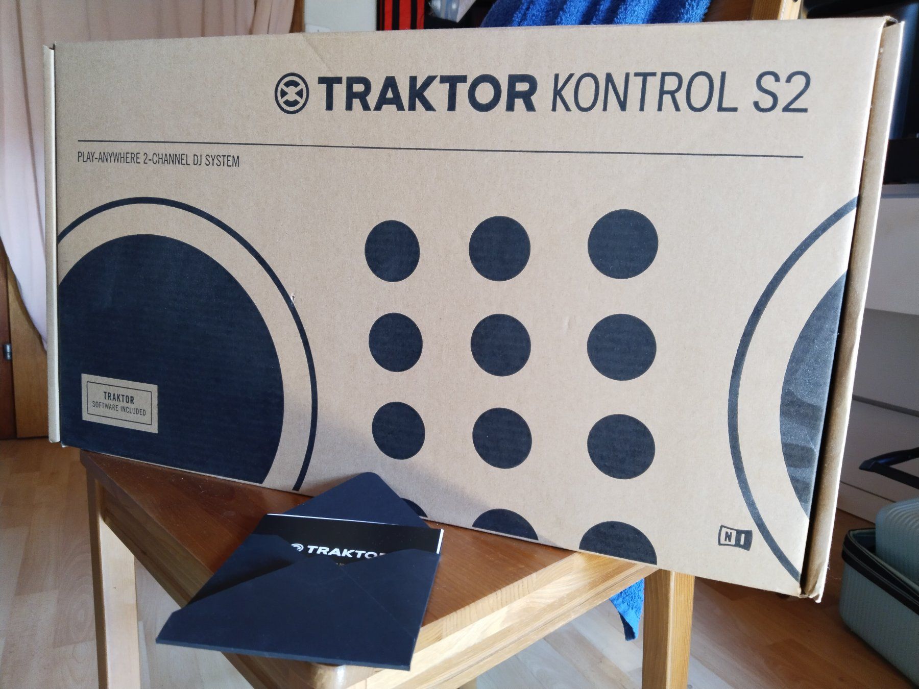 Traktor Console di mixaggio: Traktor Kontrol S2 – Nuovo e nell'imballaggio originale da Altstätten SG venduto da hstelzl