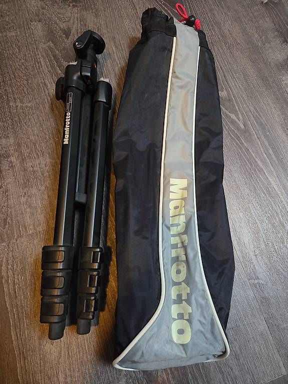 Manfrotto Stative & Stativköpfe: Trépied Manfrotto 7303yb – Gebraucht aus Châtelaine von mappleluna