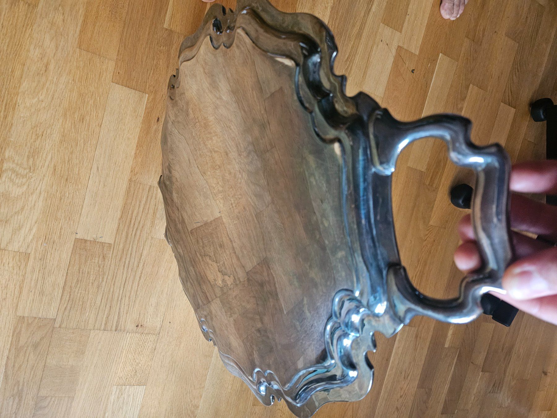 Servierplatten: Grosses Serviertablett versilbert, England, zweihenklig – Gebraucht aus Greifensee von Mikexs 2