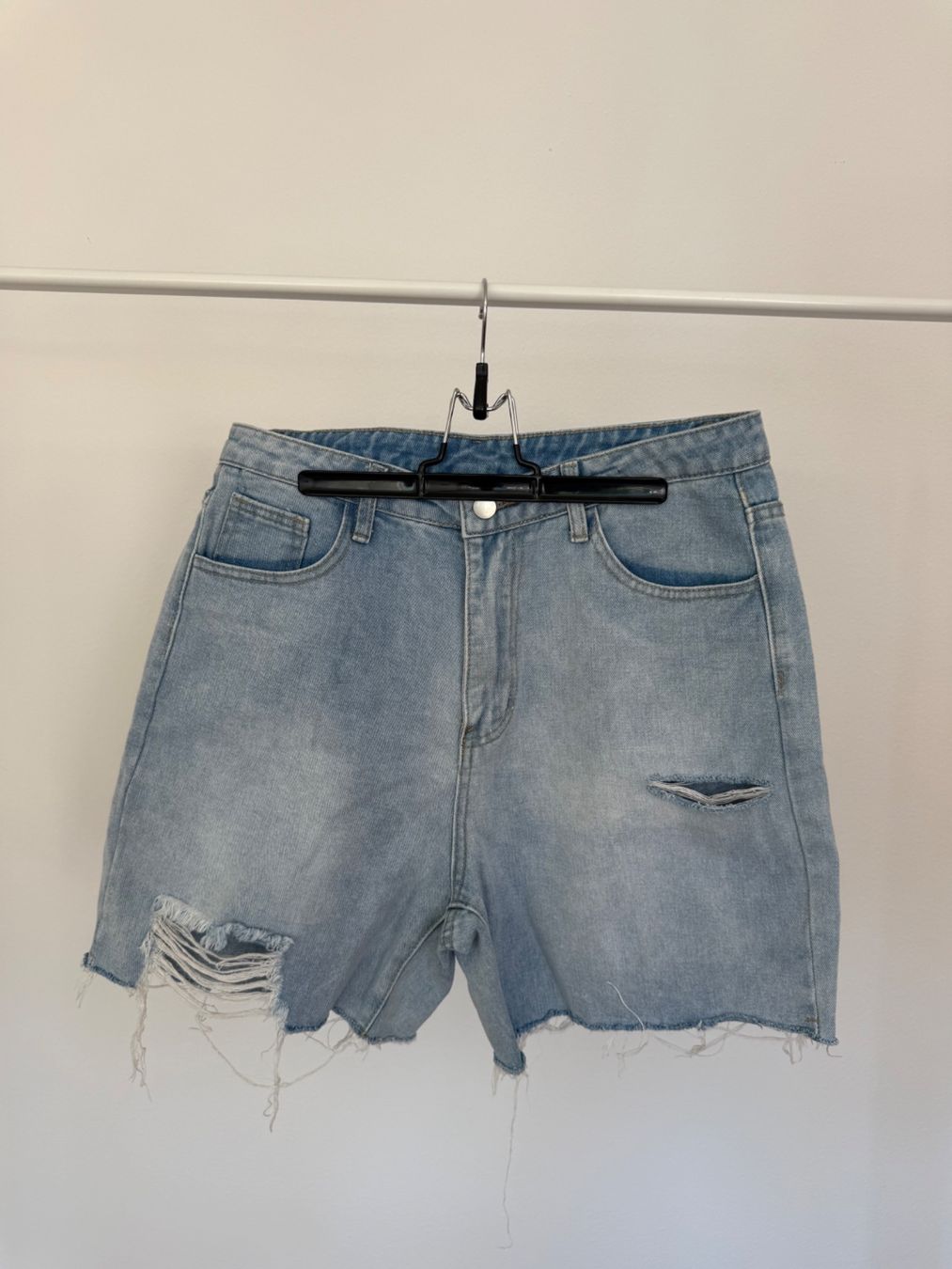 Shein Jeans: Coole ripped Jeans Shorts, Grösse L – Nuovo (secondo la descrizione) da Kriens venduto da MeinKleiderschrank 1