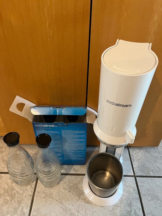 Sodastream Cristal Sprudler inkl. 4 Flaschen (Defekt) in Münsingen für ...