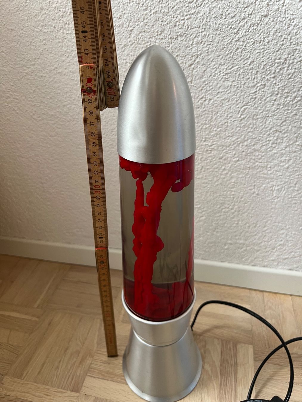 Lampade: Lavalampe Raketenform rot silber – Usato da Jona venduto da Sariksa 1