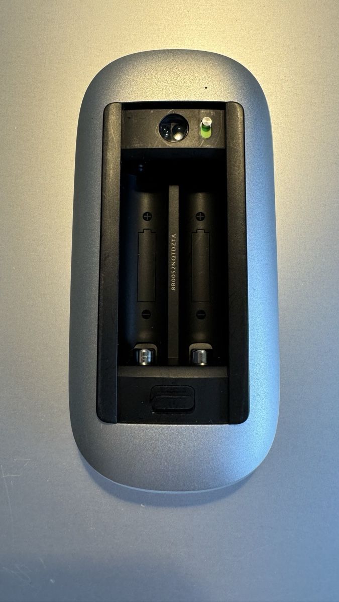 Apple Mouse: Apple Magic Mouse (Batterie) – Usato da Küssnacht am Rigi venduto da mabezei 3