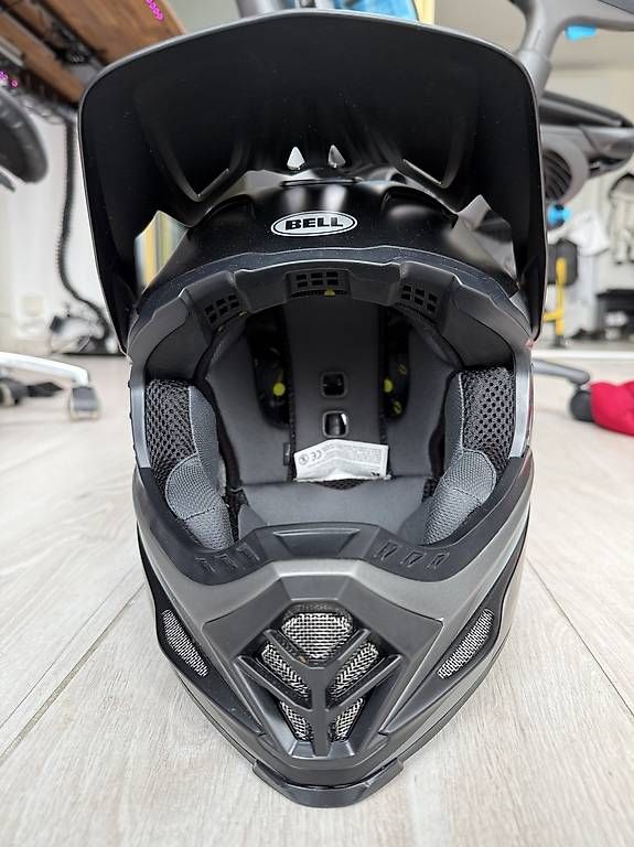 Helme: Helmet Bell MIPS – Gebraucht aus Mägenwil von vas_7pxb 2