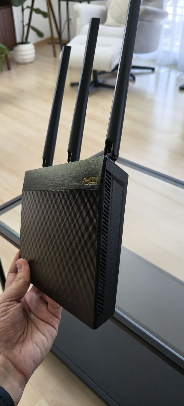 Asus Modems & Router: router asus rt-ac66u – Gebraucht aus Baar von pip_5ktt 1
