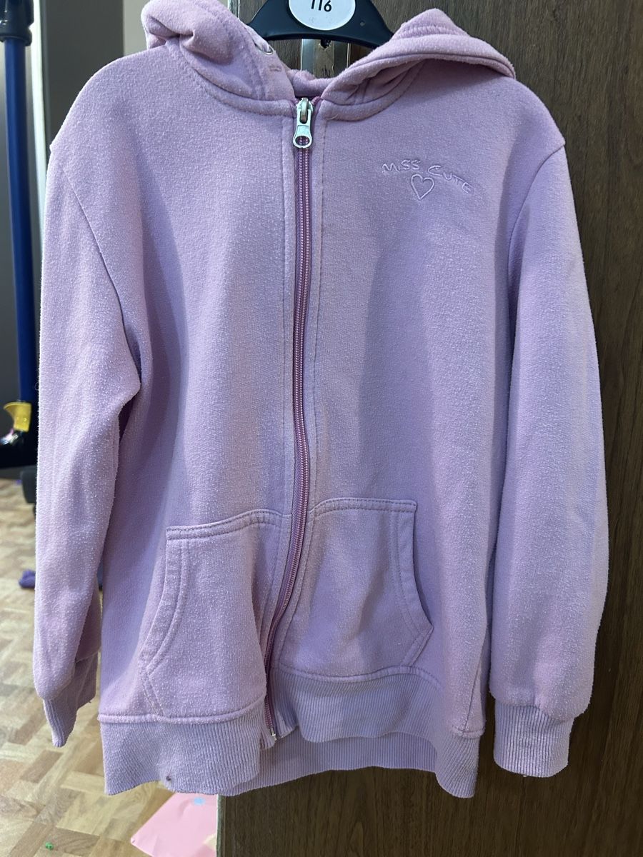 Pullover & Sweatshirts: Sweatjacke 128 – Gebraucht aus Jona von Tidy76