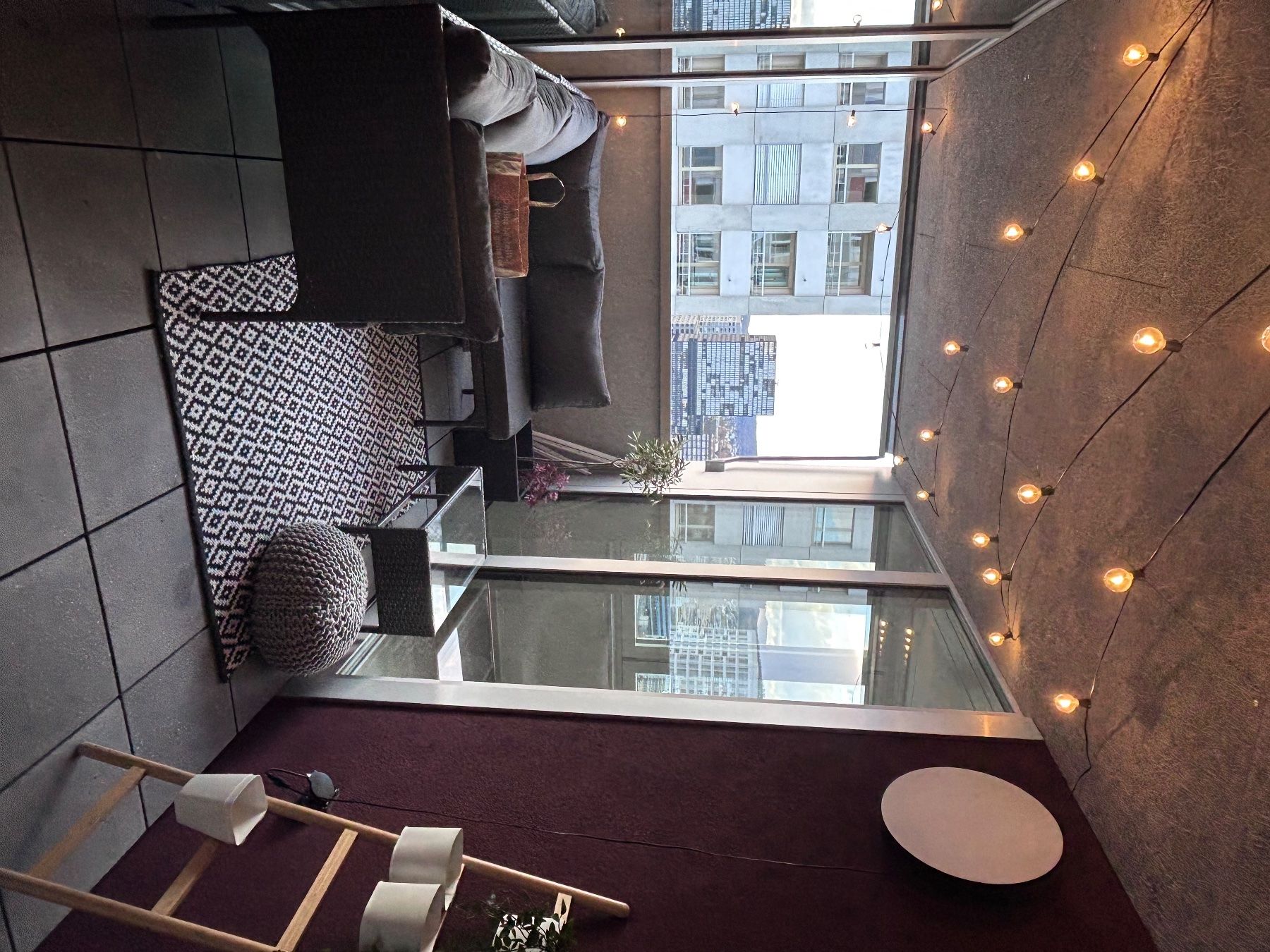 Tavoli: Cozy Balcony Set: Sofa + table. – Usato da Zürich venduto da mdi_gv7f