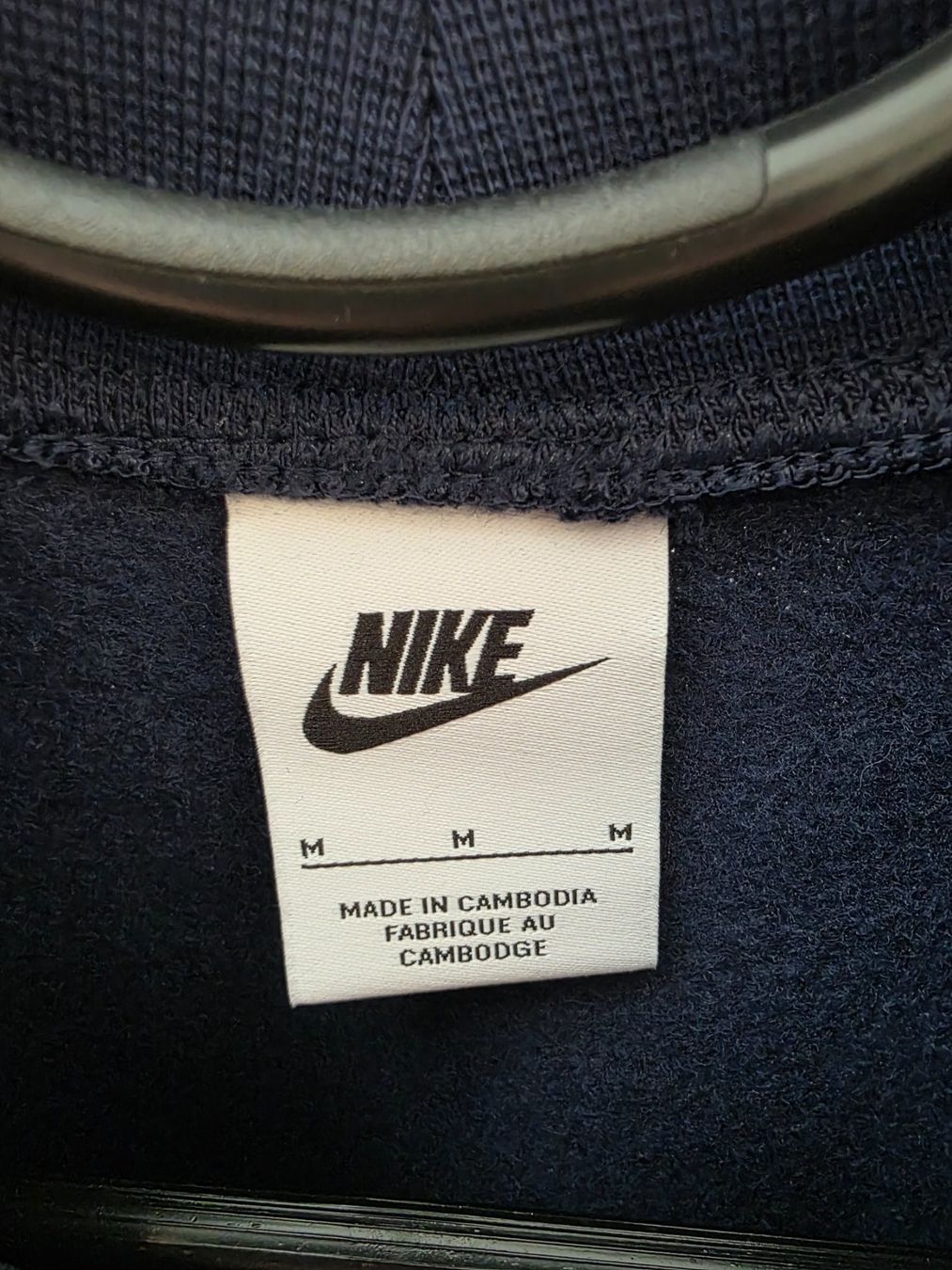 Nike Maglioni & Felpe: Dunkelblauer Pullover Nike – Nuovo (secondo la descrizione) da Rothenfluh venduto da sel_j856 2