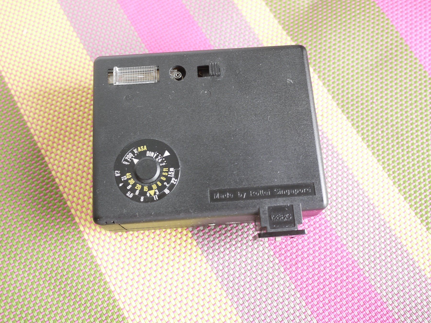 Rollei Flash: Rollei 128BC Blitz / flash + Kabel / câble. – Usato da Egg b. Zürich venduto da JCB 1
