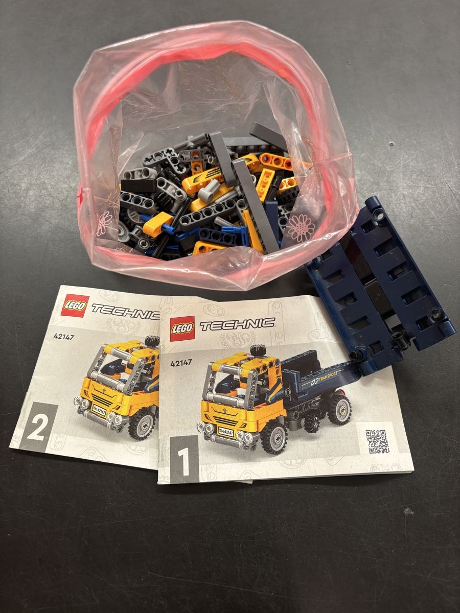 Lego Baukästen: Lego Technic 42147 Kipper – Gebraucht aus Büren an der Aare von Nikito2001