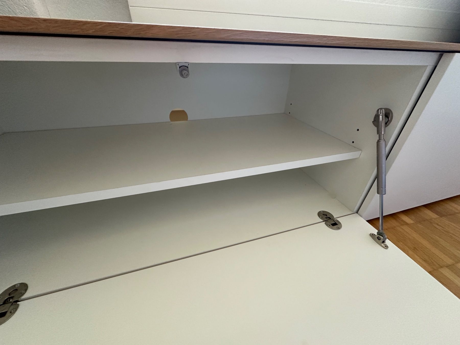 Livique TV Möbel: Schönes TV-Möbel mit circa 180cm Breite – Gebraucht aus Kerns von BenyD 2