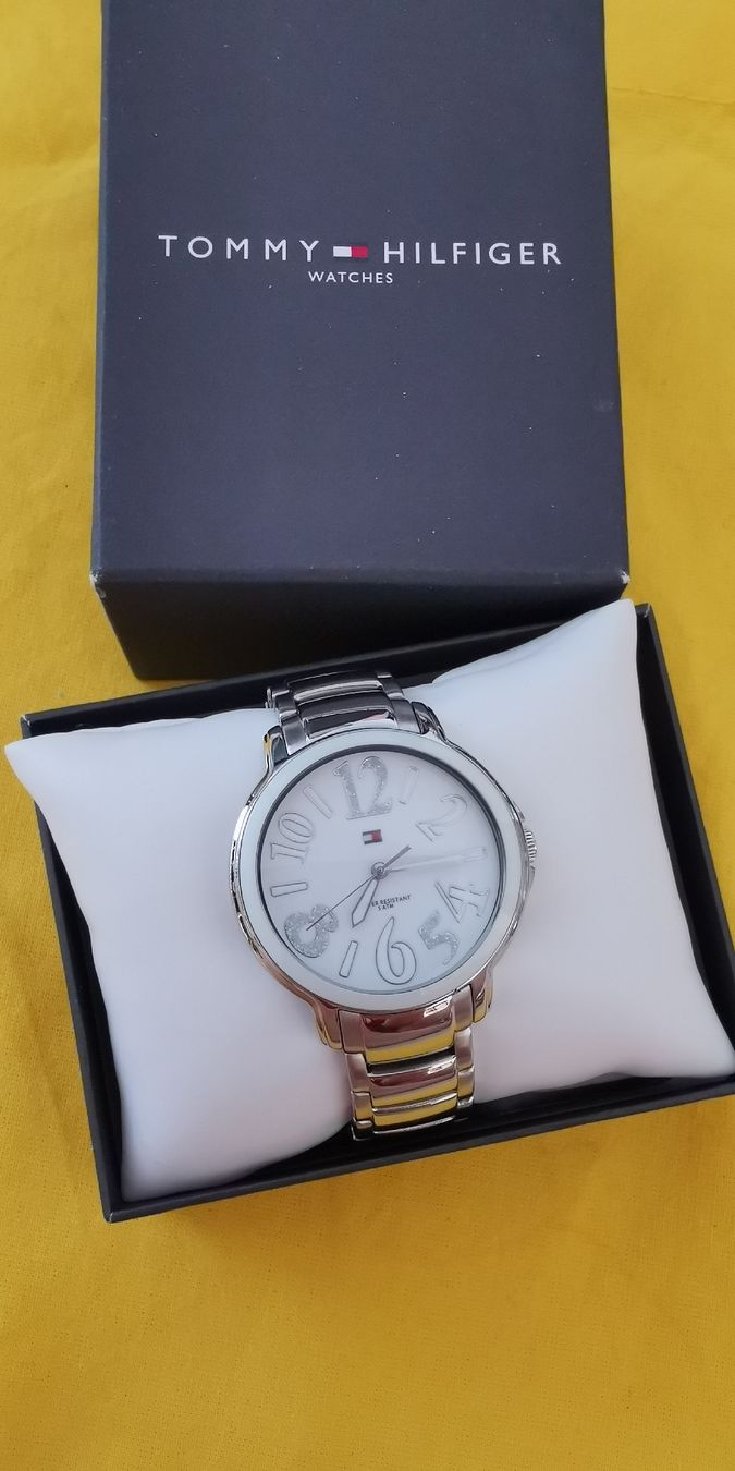 Tommy Hilfiger Orologi: Tommy Hilfiger Damenuhr Edelstahl – Usato da Itingen venduto da schweizersternchen 1