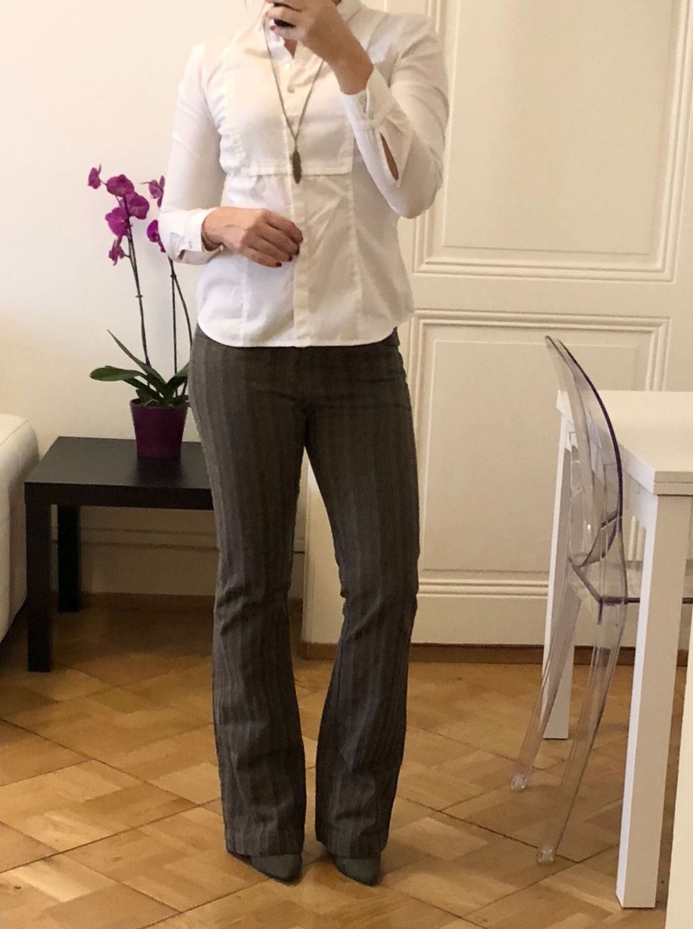 Kenzo Pantaloni: Pantalon KENZO, S-M, kaki – Usato da Carouge GE venduto da Emilynette