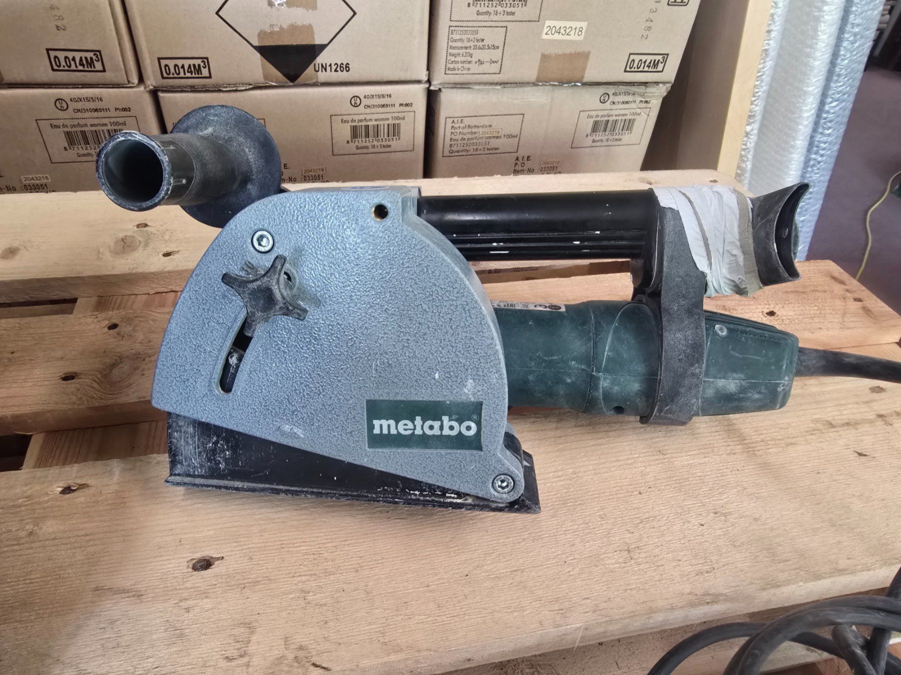 Metabo Tutti gli attrezzi: Profi Metabo MFE 30 Mauernutfräse mit Koffer ab 1.- – Usato da KRINAU venduto da Mio_Liqstyle 2