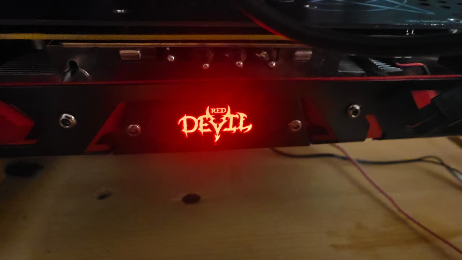 Amd Schede grafiche: Seltene Powercolor Red Devil RX 580 8GB – Usato da Jona venduto da Kapuzinermoench 1