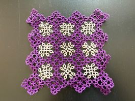 Handgemachte Spitze-Untersetzer lila-weiss, 17x17cm