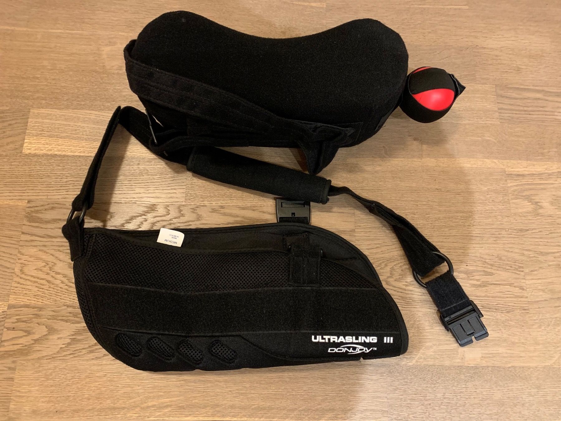 Attrezzature mediche: Ultrasling 3 Donjoy Medium – Usato da Beckenried venduto da Mark101