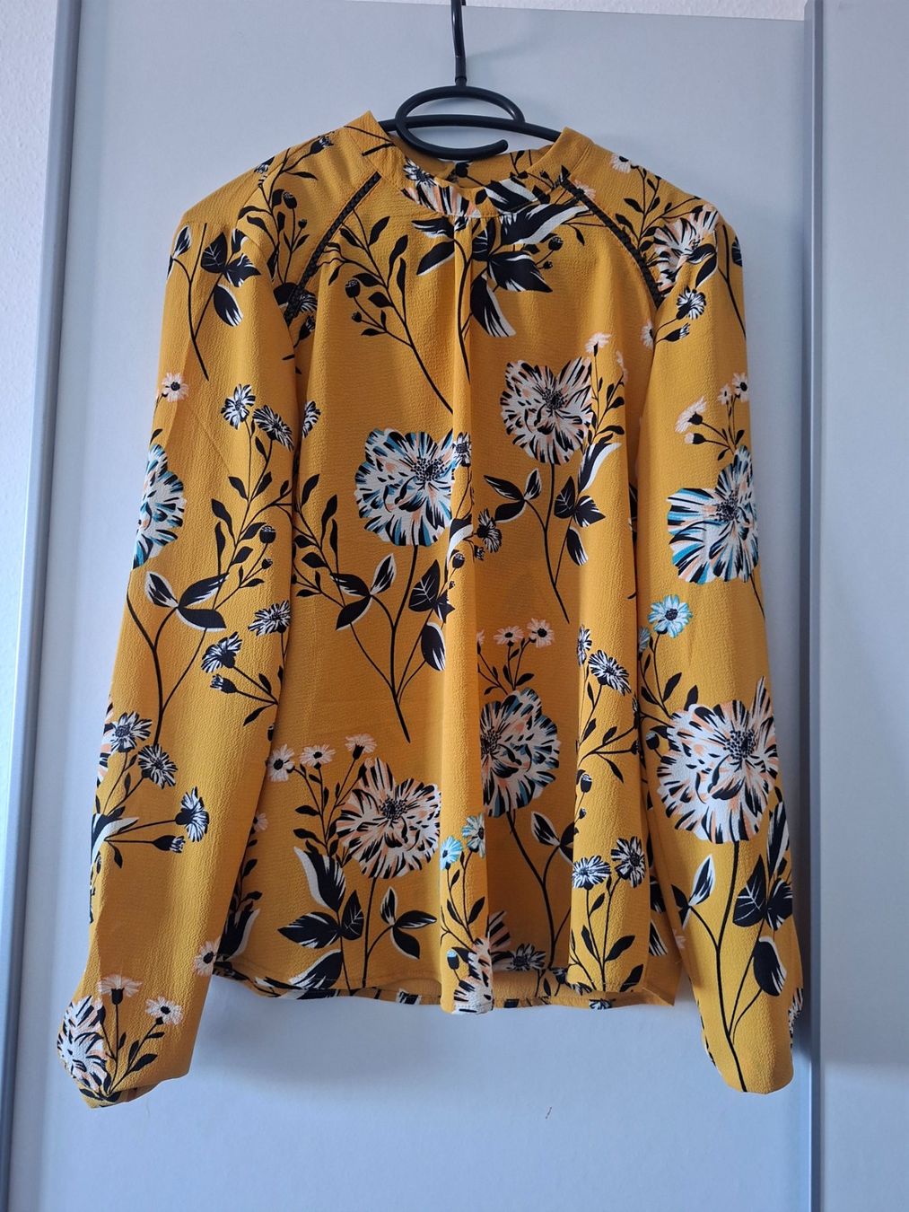 Vestiti: Blouses er robes en taille M – Usato da Petit-Lancy venduto da koc_zfk2 1
