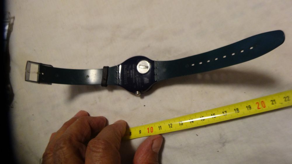 Swatch Montres: S-WATCH  SCHÖNE HERREN UHR,QUARTZ.SCHÖNE FARBE.LÄÜFT – D'occasion à zürich par ahmad01 4