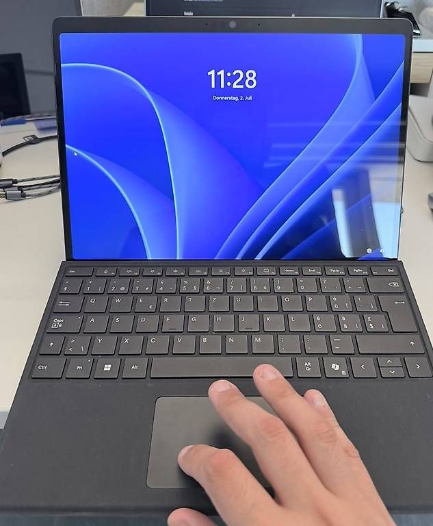 Tablettes PC: Microsoft Surface Pro, 11. Gen. mit Tastatur+Stift – D'occasion à Muttenz par RolandTojzan