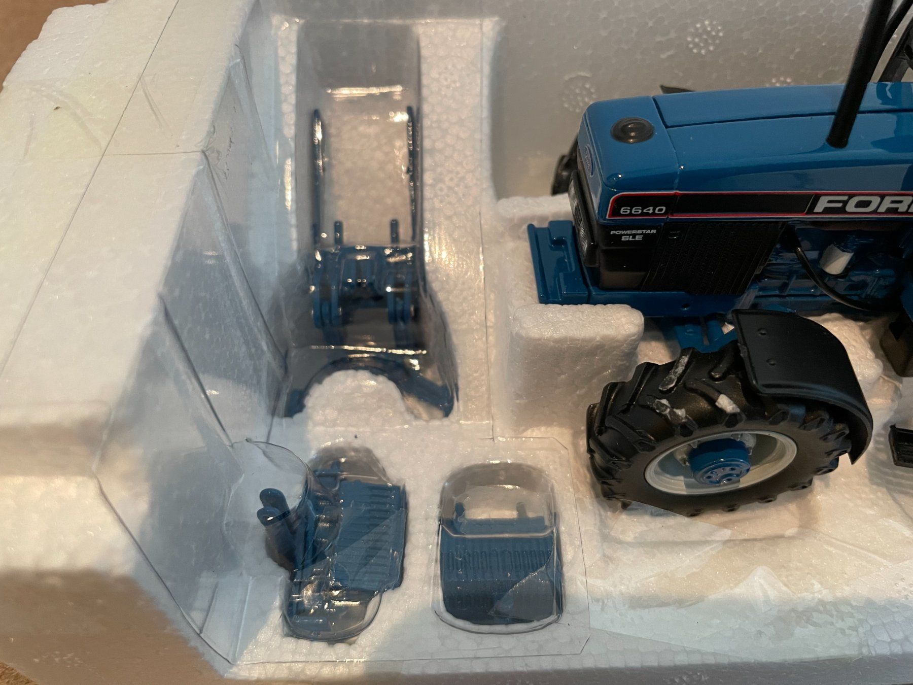 Ford Trattori: Ford 6640 Powerstar SLE – Nuovo e nell'imballaggio originale da Kreuzlingen venduto da Stefan1150 1