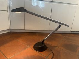 Design Tischlampe von Oluce - Modell "Lester" - Vintage